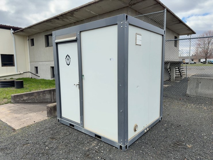 portable-restroom-image-1