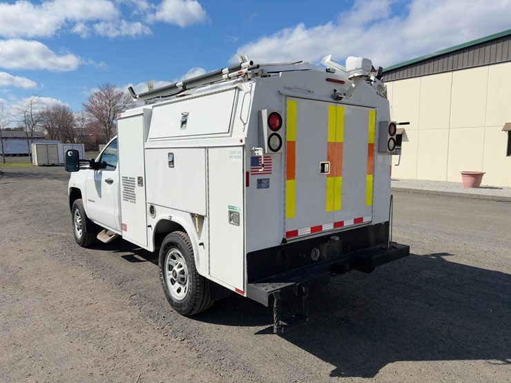 2015-chevrolet-silverado-3500hd-image-3