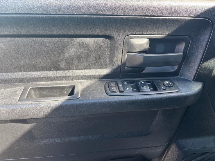 2015-dodge-2500-image-10