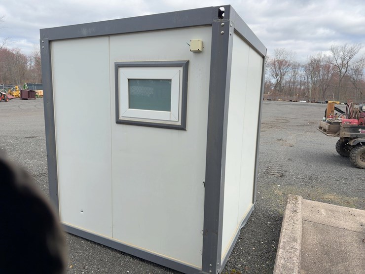 portable-restroom-image-3