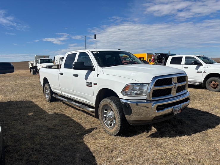 2015-dodge-2500-image-2