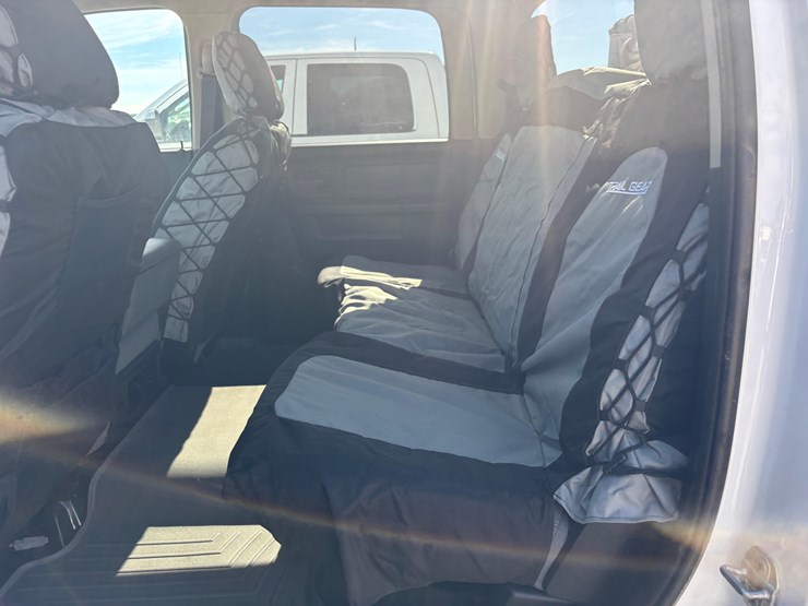 2015-dodge-2500-image-8