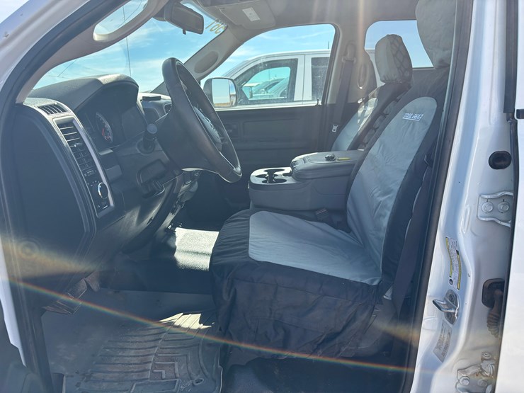 2015-dodge-2500-image-12