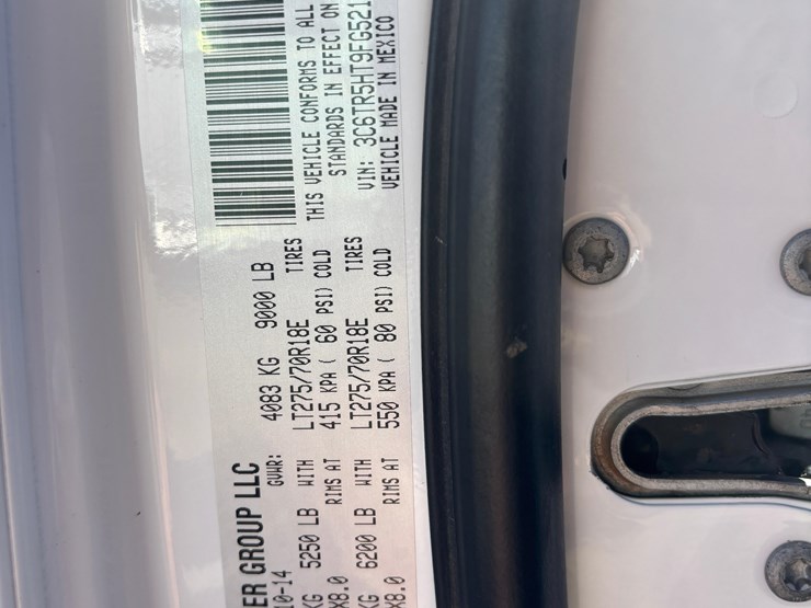 2015-dodge-2500-image-21