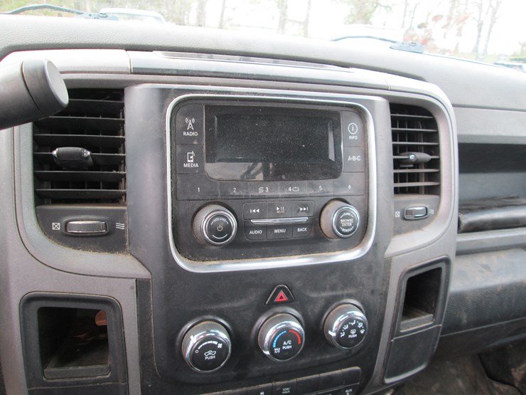 2015-dodge-ram-2500-image-33