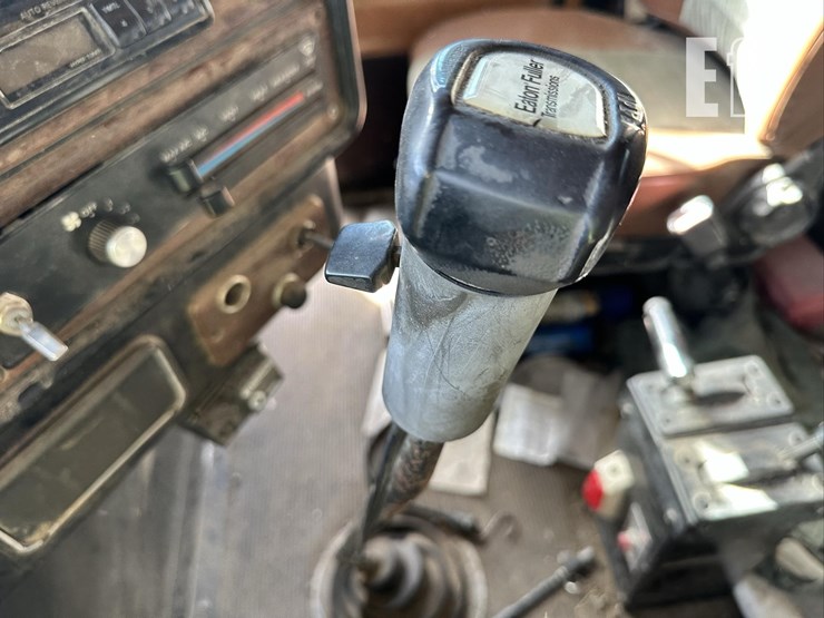 1991-freightliner-fld120-image-43