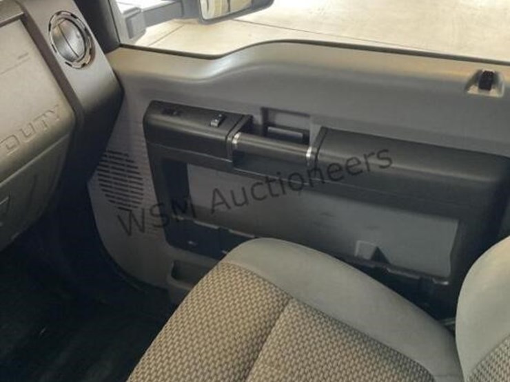 2016-ford-f550-image-22