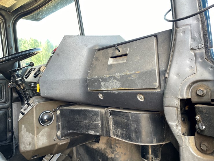 #401-•-1991-mac-rb688s-dump-truck-(has-mn-title)-image-45