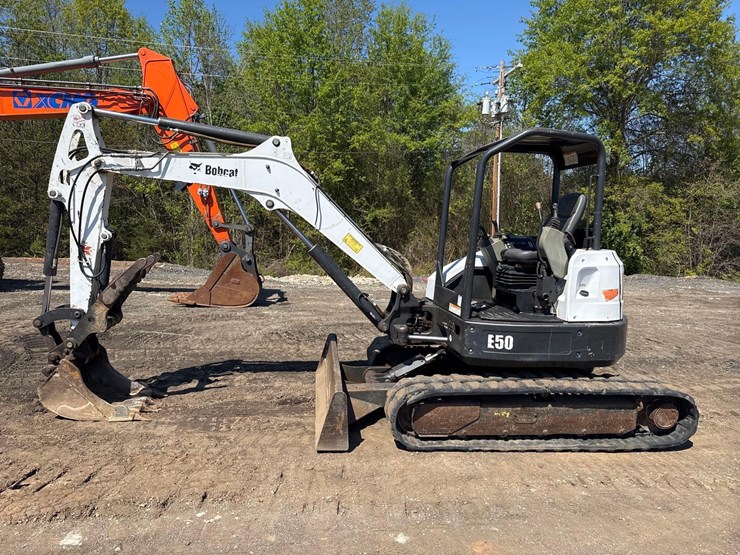 2012-bobcat-e50-image-2