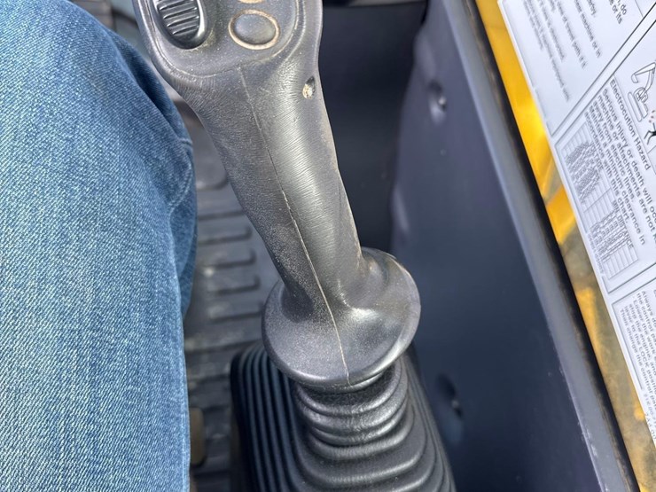 2018-komatsu-pc210-lc-11-image-33