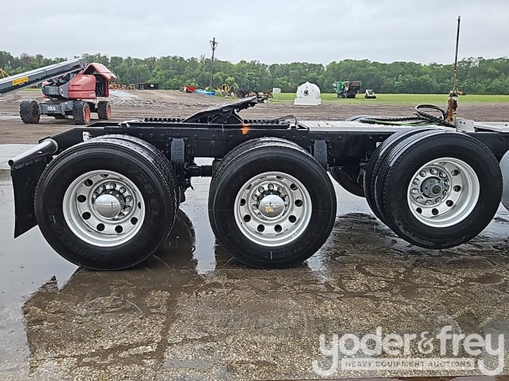 2014-peterbilt-579-image-7