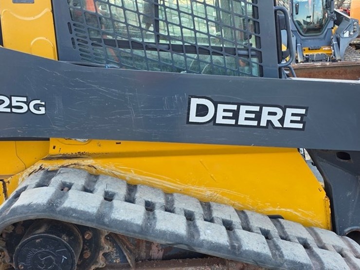2021-deere-325g-image-12