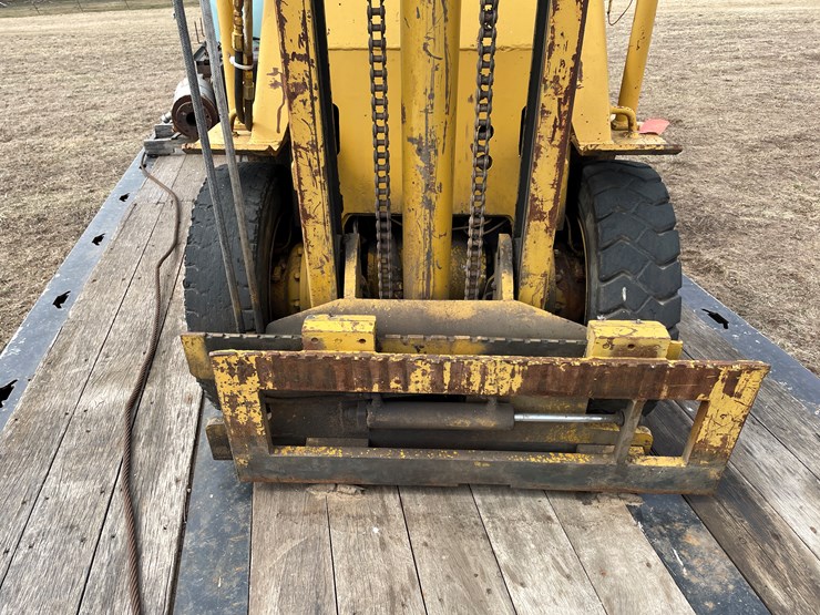 #170-•-baker-5000-lbs.-gasoline-powered-forklift-image-11