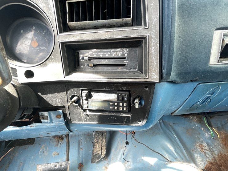 #192-•-1984-2-x-4-chevy-silverado-(has-wi-title)-image-37
