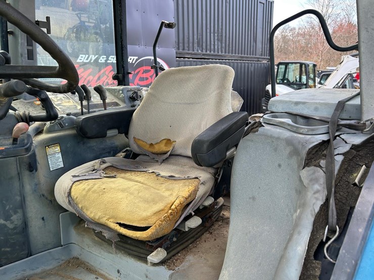 new-holland-tm135-image-21