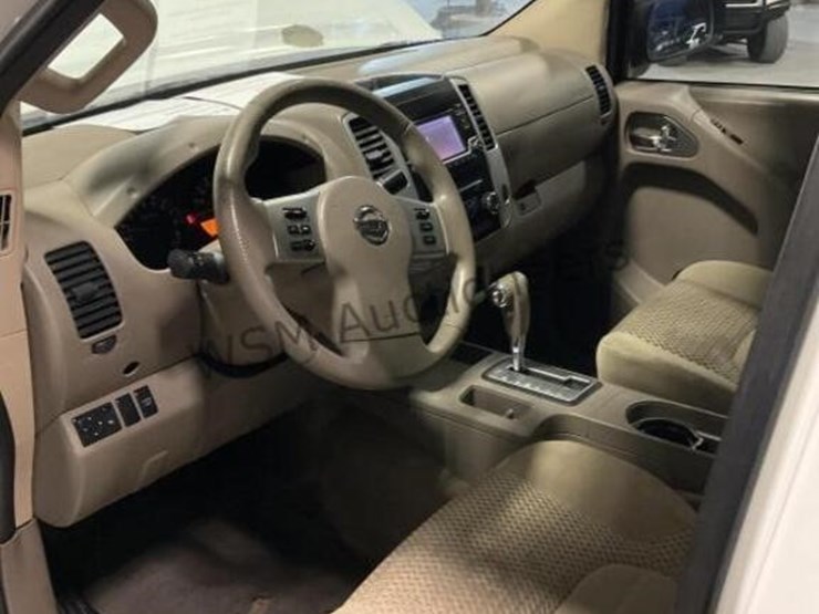 2015-nissan-frontier-image-23