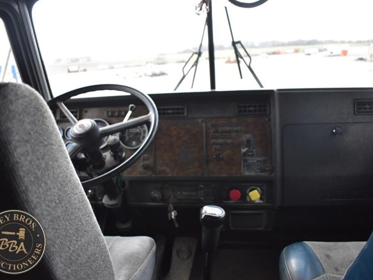 1995-kenworth-t800-image-47