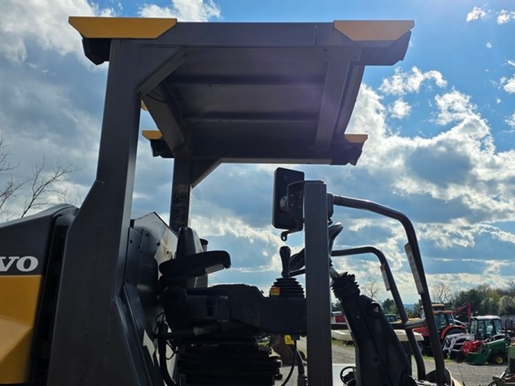 2018-volvo-sd115b-image-31