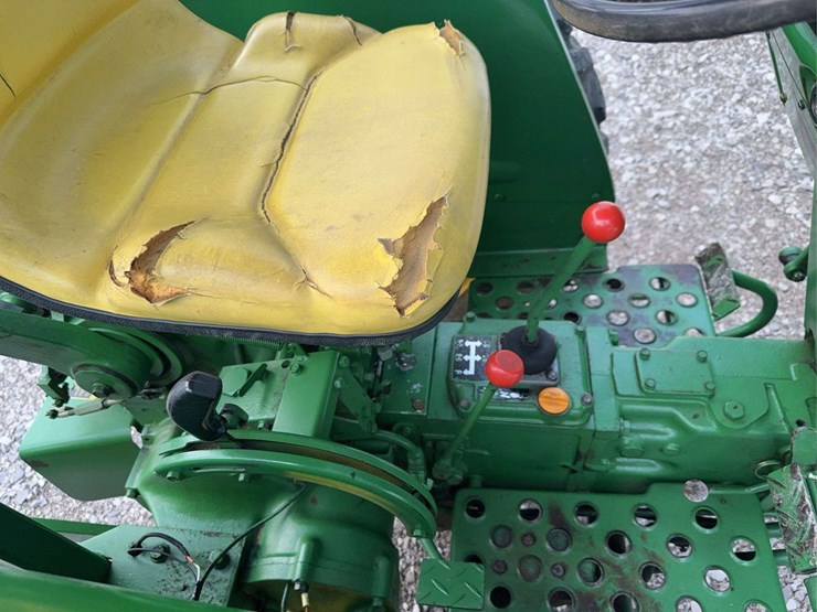 john-deere-1050-image-9