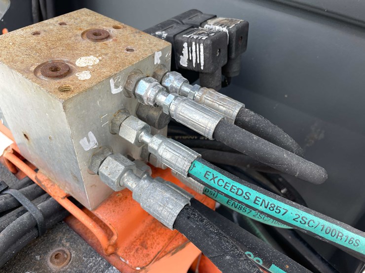 2006-jlg-450a-image-54