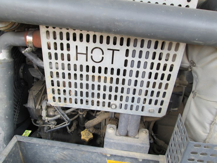 2013-deere-tires-image-19