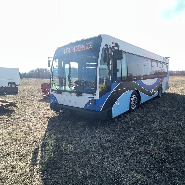 #166 • 2007 Gillig Passenger Bus (Has WI Title)