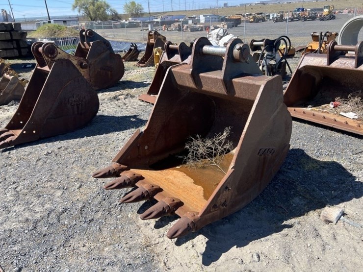 esco-44"-dig-bucket-image-1