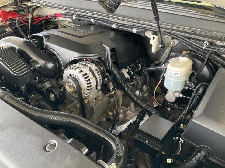 2012-chevrolet-tahoe-image-11