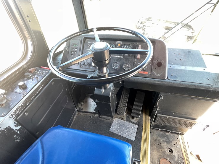 #166-•-2007-gillig-passenger-bus-(has-wi-title)-image-24