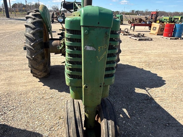 john-deere-b-image-2