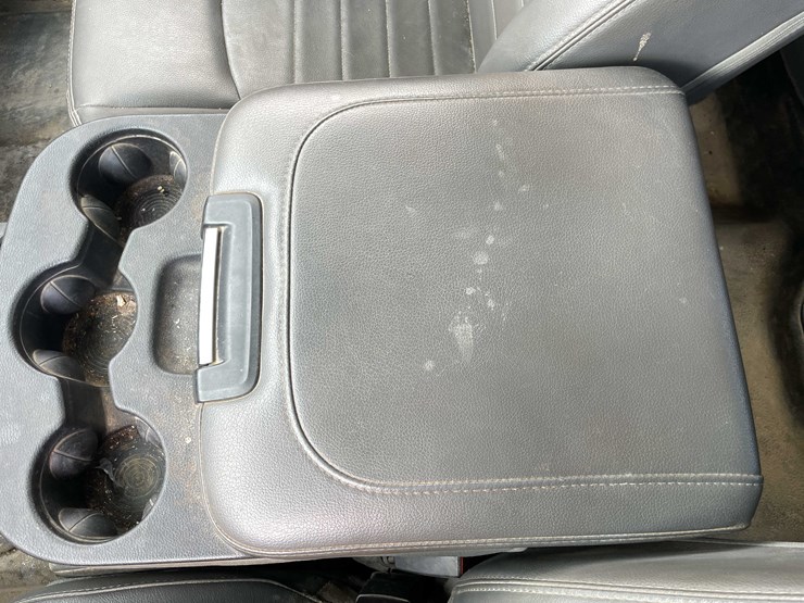 2016-dodge-2500-image-95