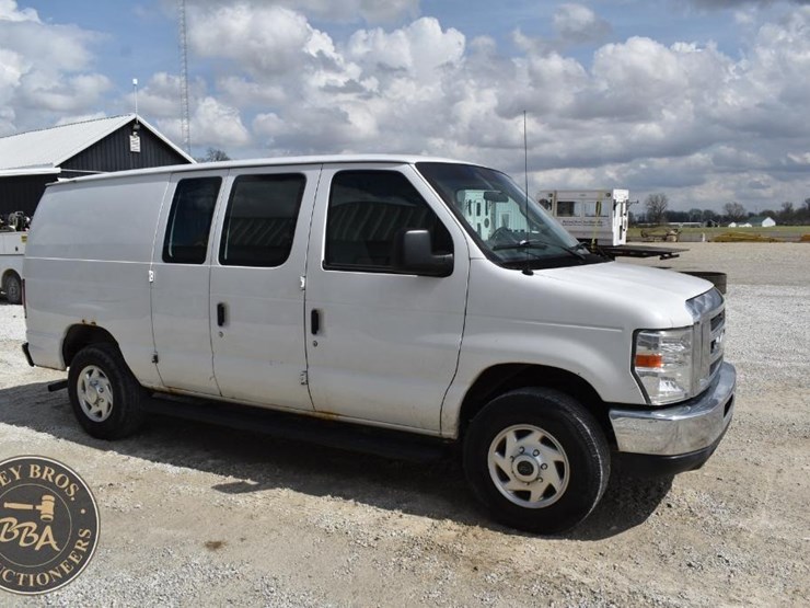 2014-ford-e250-image-7