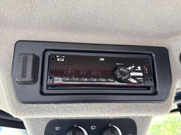 2022-caterpillar-982m-image-39