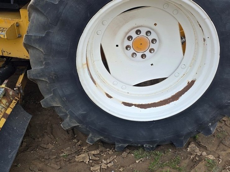 2006-new-holland-ts135a-image-19