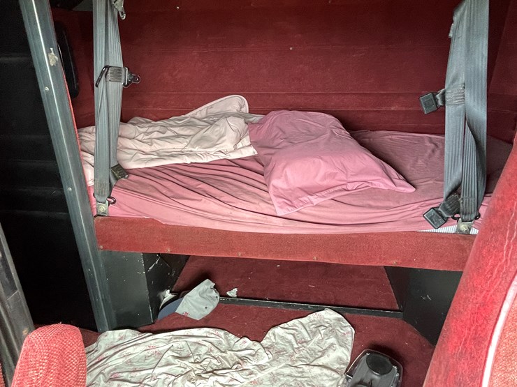 1987-peterbilt-379-image-67