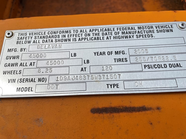 #155-•-2005-delavan-semi-truck-auto-hauler-trailer-(delay-in-title)-image-34