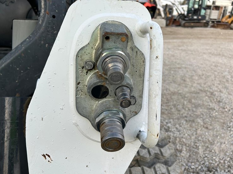 2019-bobcat-t550-image-11
