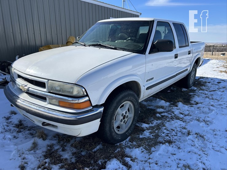 2002-chevrolet-s10-image-1