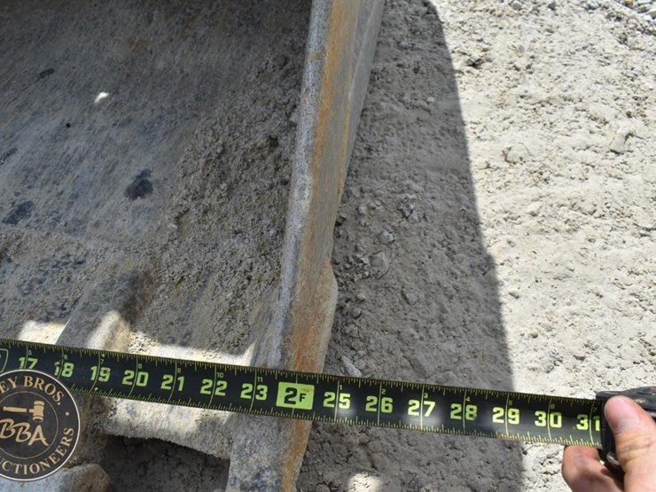 2021-deere-85g-image-29