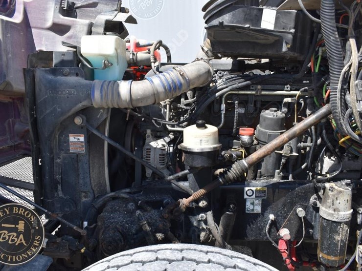 2019-kenworth-t880-image-26