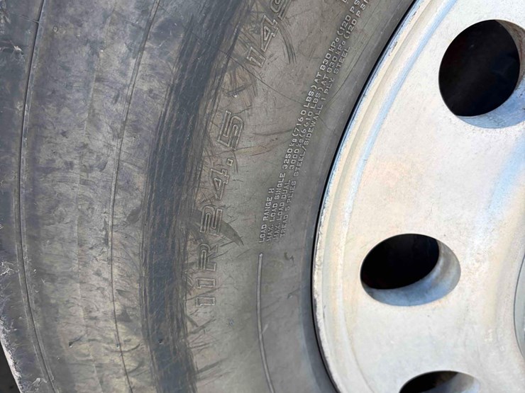 1996-peterbilt-tri-axle-dump-image-8