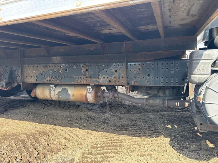 2006-isuzu-npr-image-5