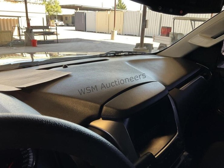 2015-chevrolet-tahoe-image-16