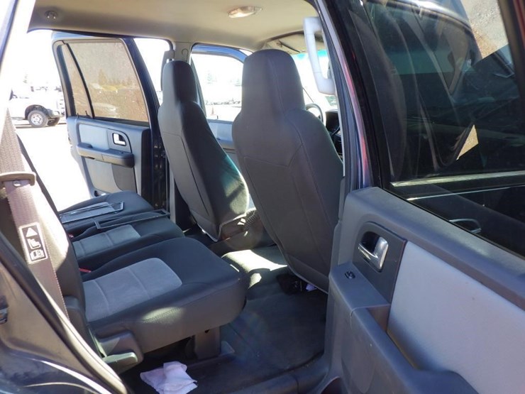 2003-ford-expedition-image-9