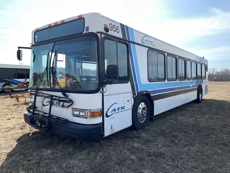 #167-•-2004-gillig-passenger-bus-(has-wi-title)-image-1
