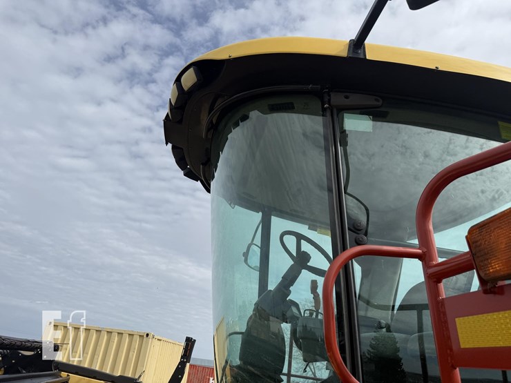 2008-new-holland-h8040-image-8