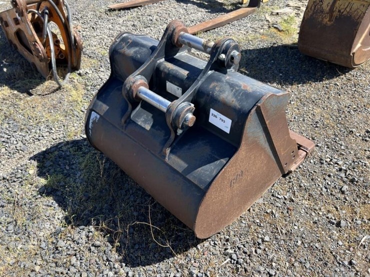 cat-34"-dig-bucket-w/cutting-edge-image-3