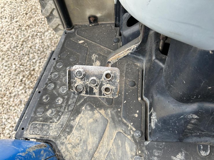 new-holland-boomer-40-image-25