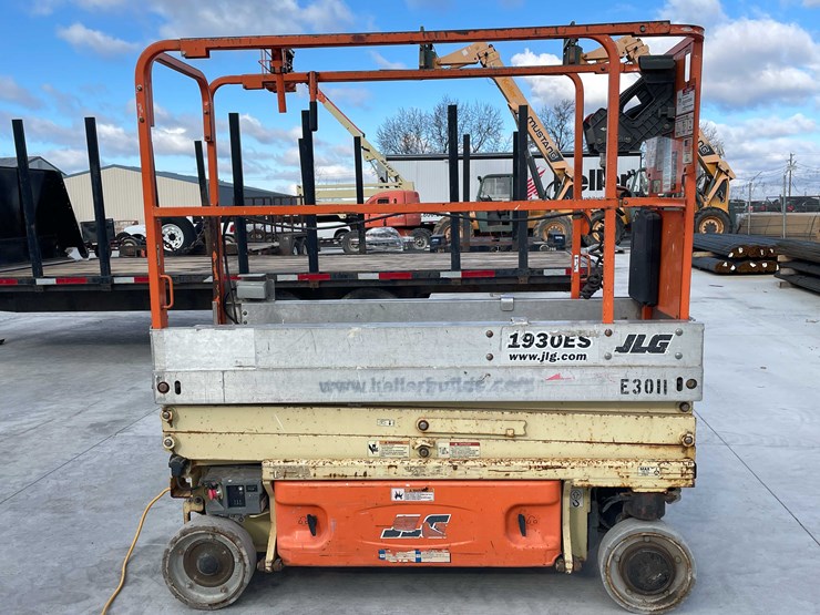 2014-jlg-1930es-image-8