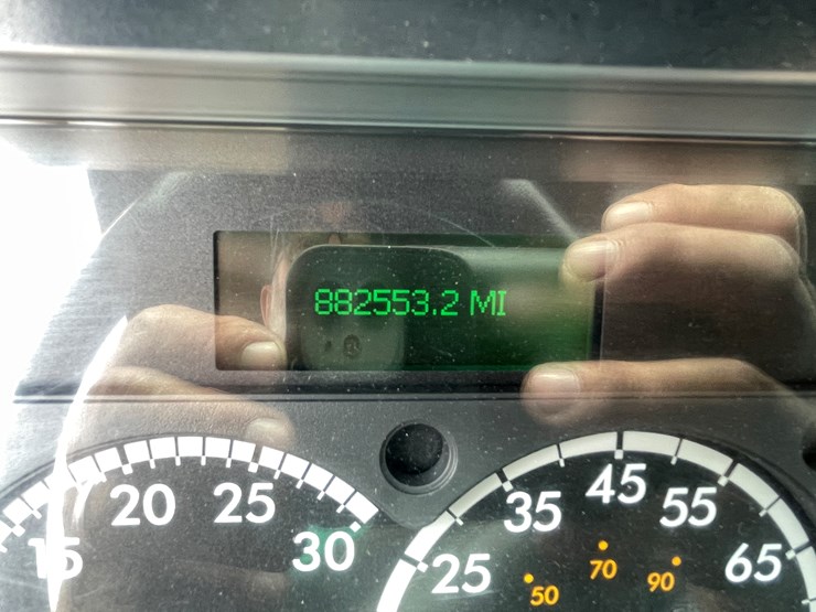 #113-•-2017-freightliner-single-axle-day-cab-semi-tractor-(has-wi-title)-image-68